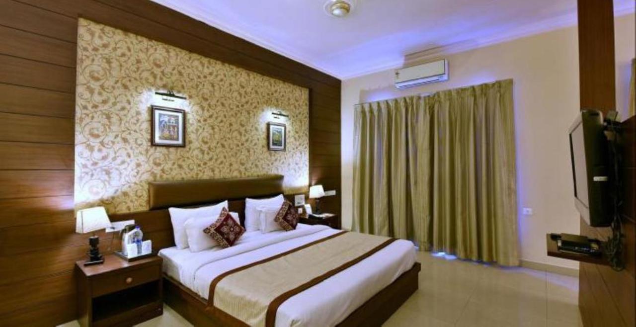 The Royal Retreat Hotel Ranchi Eksteriør billede
